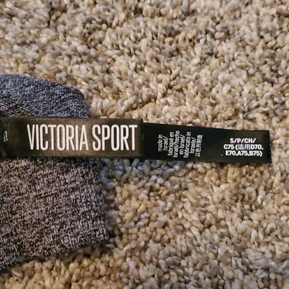 Brand new VS sport bra - Picture 4 of 4